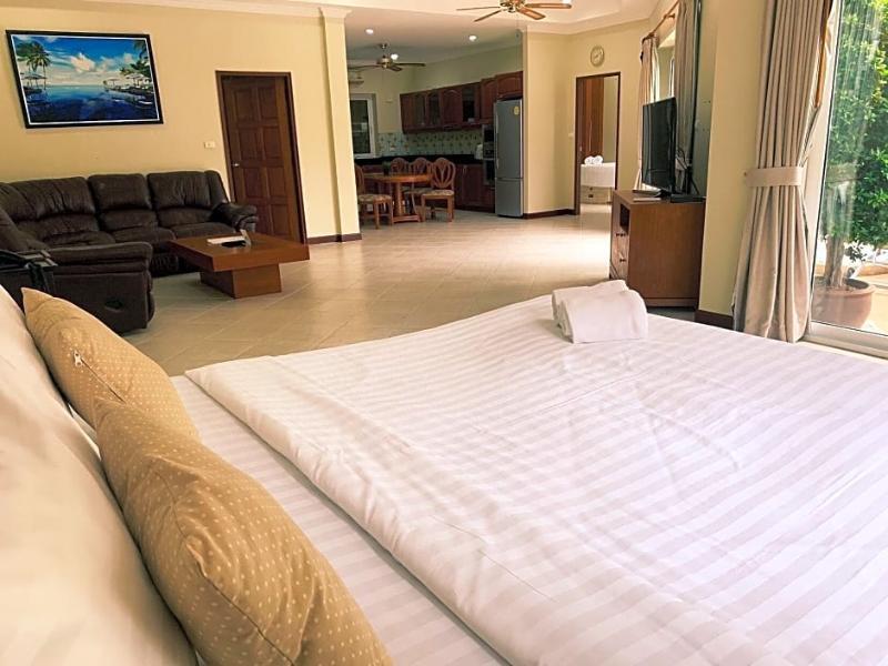 Private Beach Majestic Pool Villa Pattaya Exterior photo