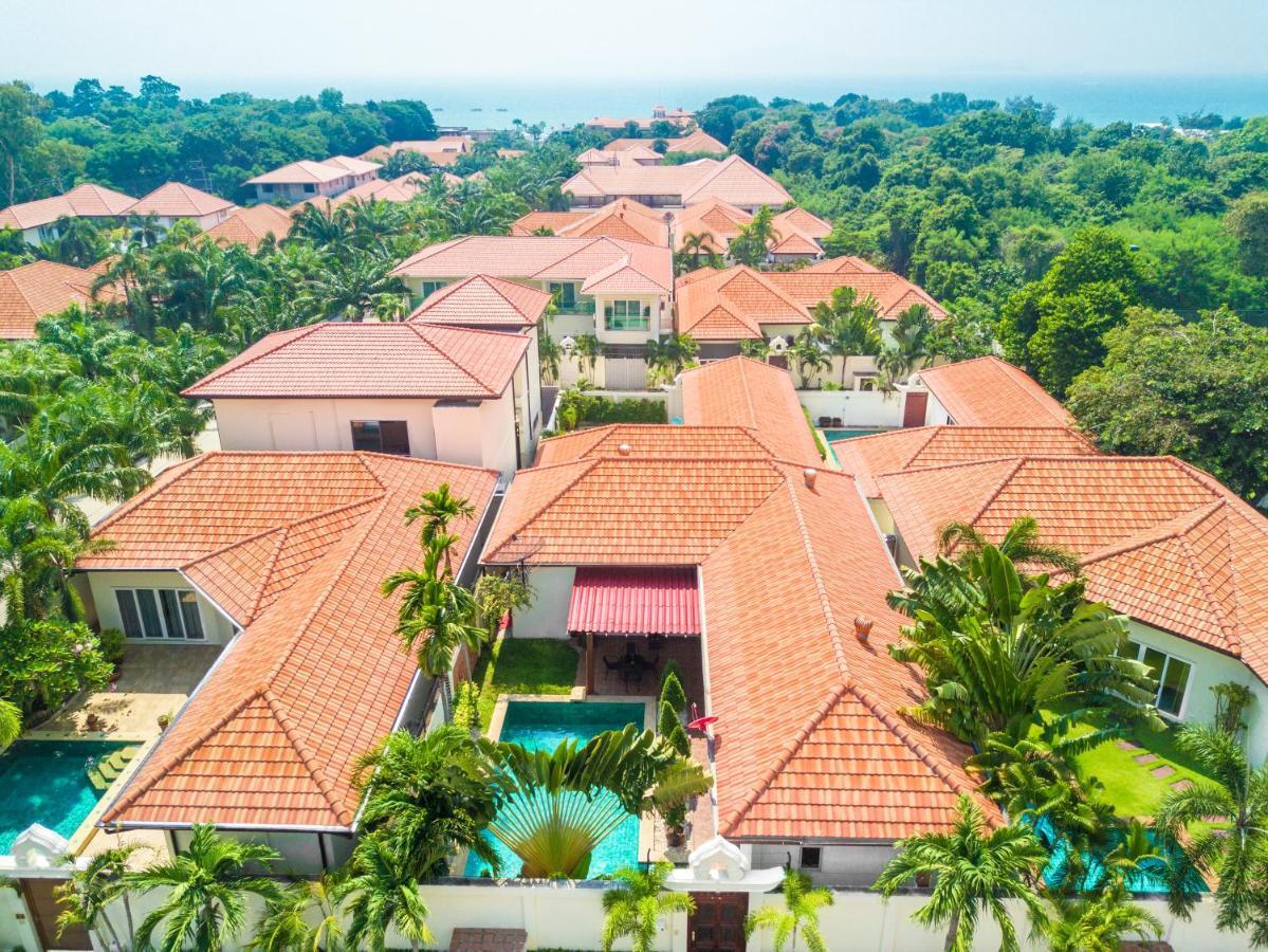 Private Beach Majestic Pool Villa Pattaya Exterior photo